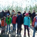 Niños atendiendo en el paseo por la Albufera