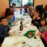 Niños en la comida de la actividad familiar en la Albufera - Ambientalys